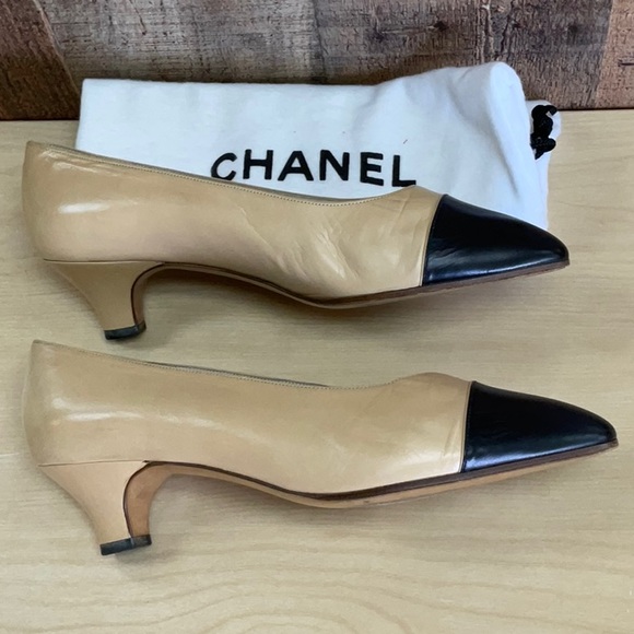 Chanel Cap toe low heel, Size 37.5 - Picture 4 of 7